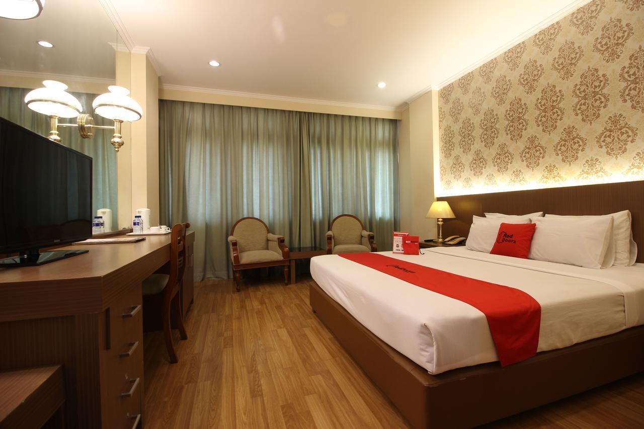 Reddoorz Premium @ Slamet Riyadi 2 Solo Exterior foto